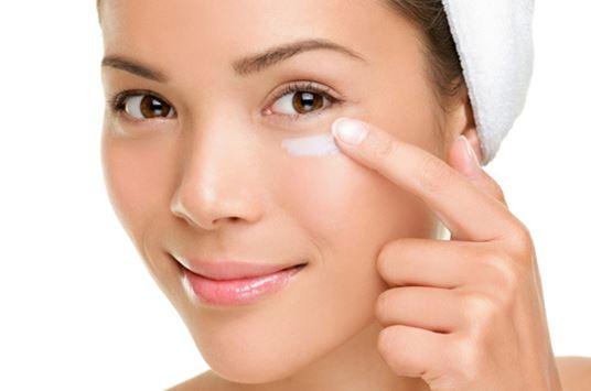 25歲以后才開始眼部保養(yǎng)？眼部護(hù)理的7個(gè)誤區(qū)！