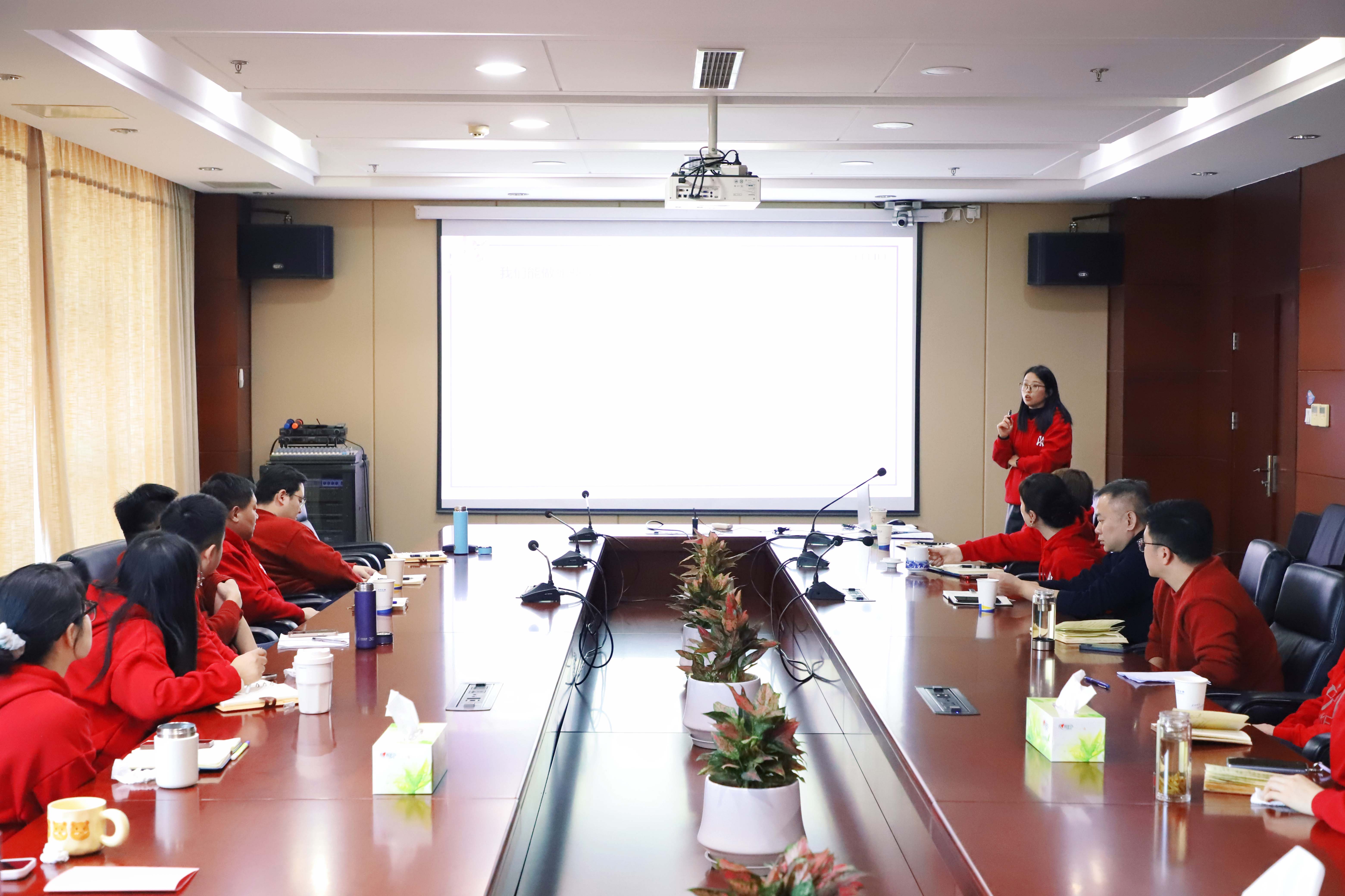 同心致遠(yuǎn)，共贏(yíng)未來(lái)丨鑫華坤2024年度總結(jié)大會(huì)圓滿(mǎn)結(jié)束！